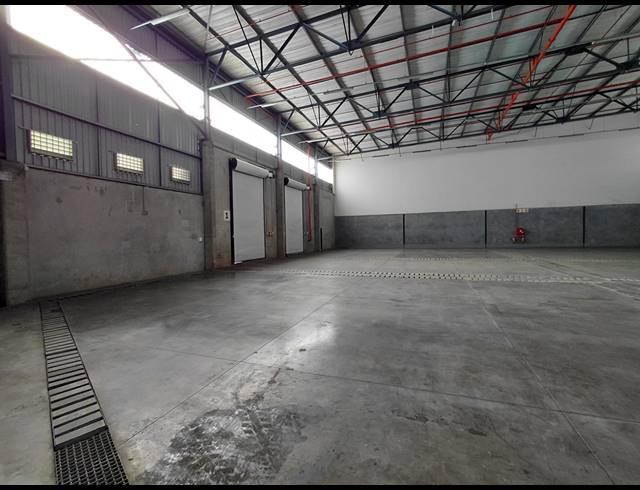 927M² WAREHOUSE TO LET IN POMONA